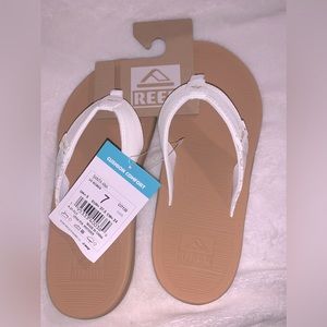 Women’s Reef flip flops size 7 NWT